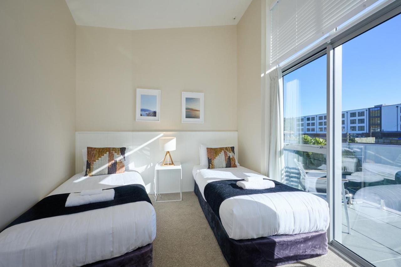 Waterfront 4*